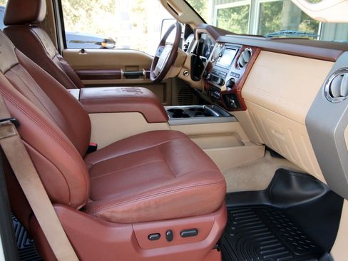 Used 2011 Ford F250 King Ranch w/ King Ranch w/Chrome Pkg image 38