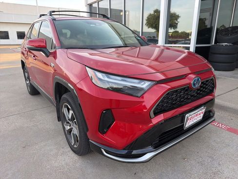 Used 2024 Toyota RAV4 SE w/ Weather & Moonroof Package AWD/4WD image 4