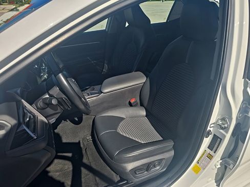 Used 2023 Toyota Camry SE FWD image 15
