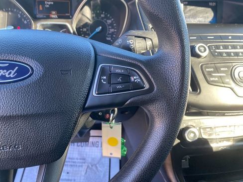 Used 2018 Ford Focus SE image 17