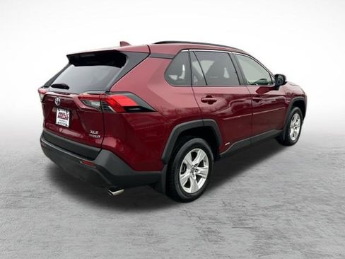 Used 2019 Toyota RAV4 XLE image 7