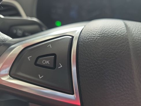 Used 2024 Ford Edge SEL image 38