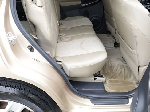 Used 2012 Toyota RAV4 4WD w/ Value Pkg image 26