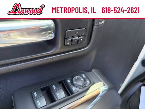 Used 2019 GMC Sierra 1500 SLT w/ SLT Premium Plus Package AWD/4WD image 18