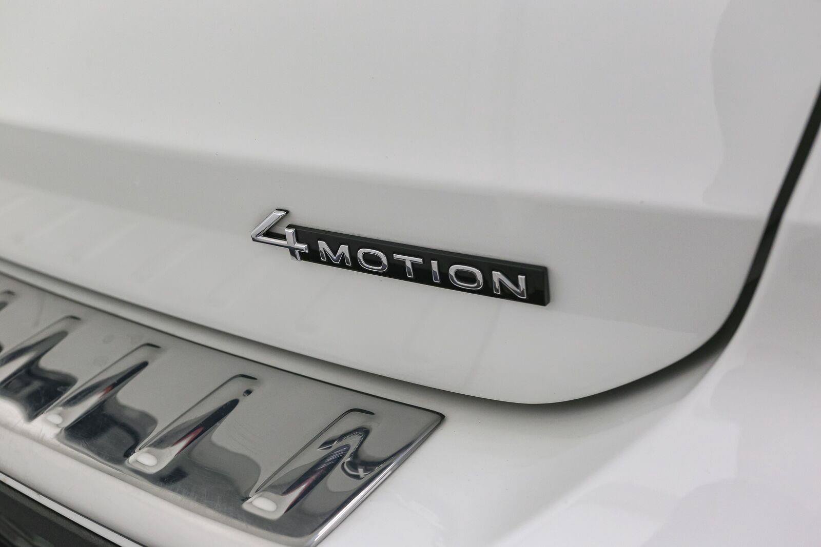 Certified 2024 Volkswagen Taos S AWD/4WD image 13