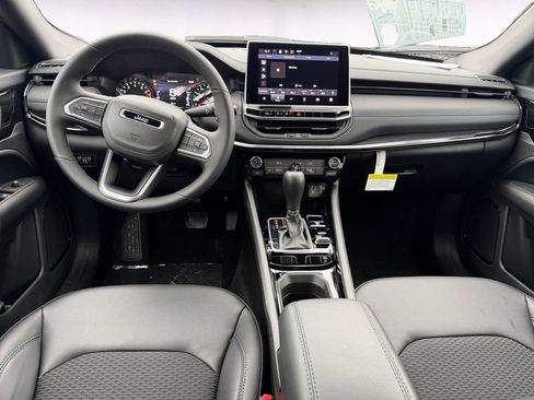 New 2026 Jeep Compass Latitude image 10