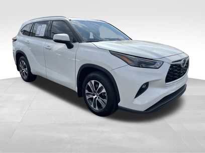 Used 2022 Toyota Highlander XLE