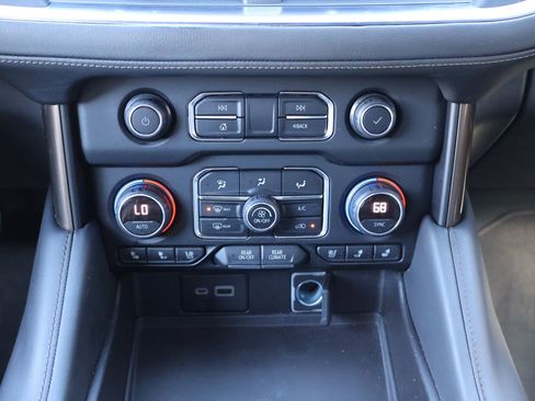Used 2021 Chevrolet Suburban High Country w/ Premium Package AWD/4WD image 19