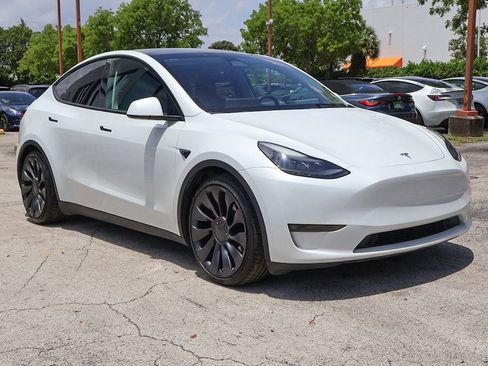 Used 2024 Tesla Model Y Performance AWD/4WD image 2