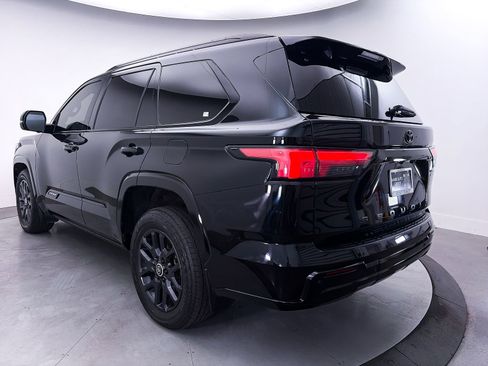 Used 2024 Toyota Sequoia Platinum AWD/4WD image 14