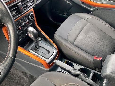 Used 2021 Ford EcoSport SE w/ SE Convenience Package image 15