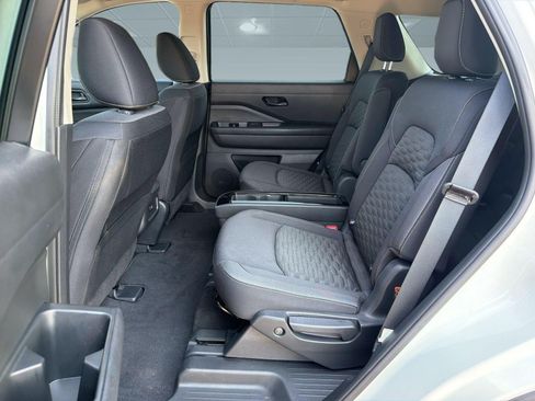 Used 2023 Nissan Pathfinder SV w/ SV Premium Package FWD image 21