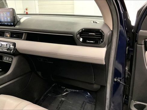 Used 2025 Honda Pilot Touring image 19