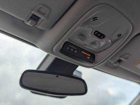 Used 2023 Chevrolet Bolt EUV LT w/ Convenience Package image 29