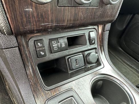 Used 2015 Chevrolet Traverse LT w/ Style and Technology Package FWD image 33