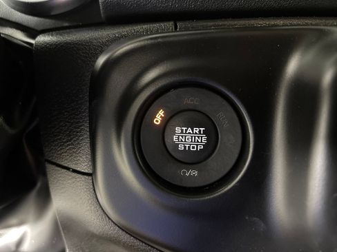 Used 2022 Jeep Wrangler Unlimited Sahara AWD/4WD image 12