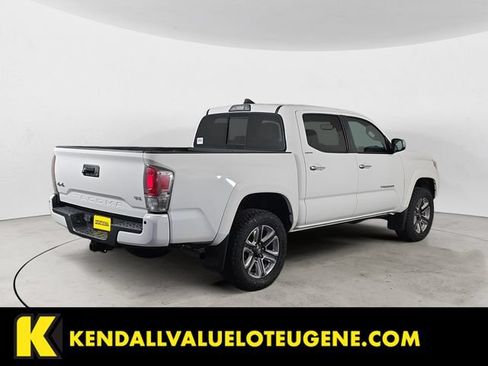 Used 2019 Toyota Tacoma Limited AWD/4WD image 5