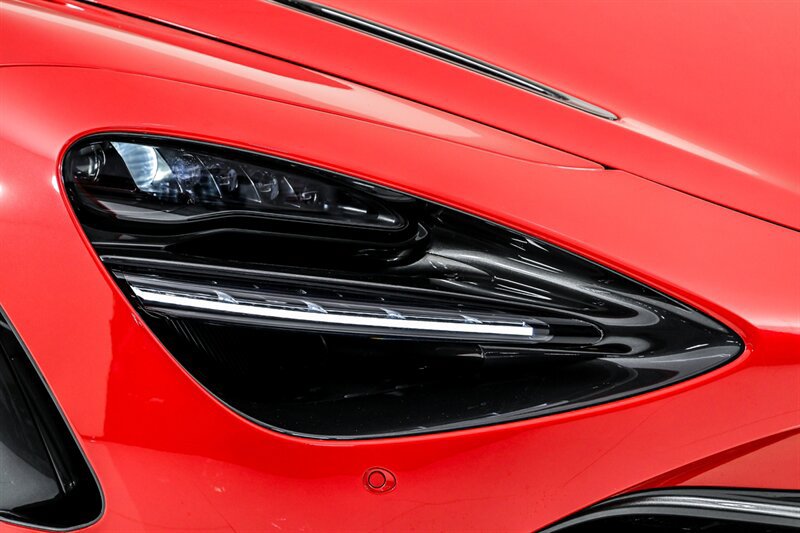 Used 2022 McLaren 720S Performance RWD image 5