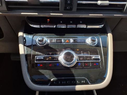 Used 2022 Lincoln Corsair Reserve w/ Elements Package image 14