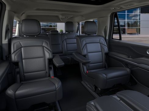 New 2026 Lincoln Navigator L Reserve AWD/4WD image 11