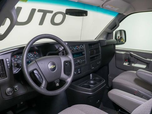 Used 2017 Chevrolet Express 3500 LT w/ LT Preferred Equipment Group RWD image 13