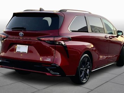 Used 2024 Toyota Sienna XSE image 13