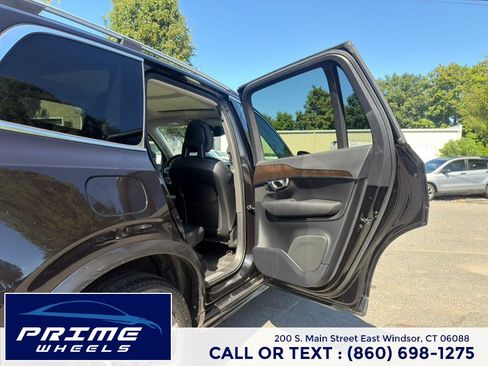 Used 2016 Volvo XC90 T6 Momentum w/ Momentum Plus Package AWD/4WD image 14