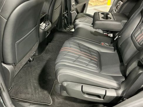 Used 2025 Nissan Armada PRO-4X image 12