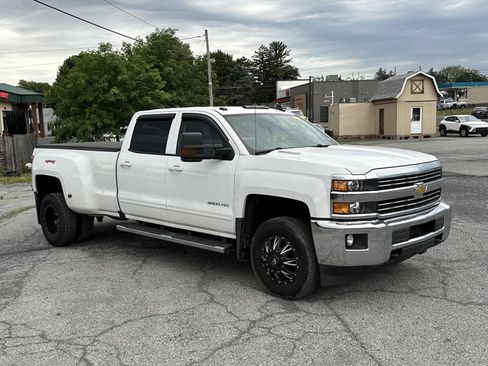 Used 2016 Chevrolet Silverado 3500 LT w/ LT Convenience Package AWD/4WD image 2