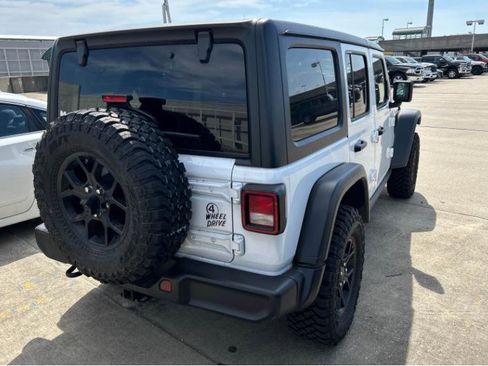 Used 2024 Jeep Wrangler Willys image 3