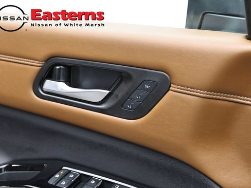 Used 2023 Nissan Pathfinder Platinum AWD/4WD image 17