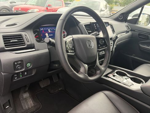 Used 2024 Honda Passport Black Edition image 22