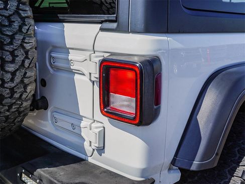 Used 2019 Jeep Wrangler Unlimited Sport S image 7