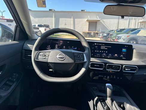 Used 2027 Nissan Sentra SR w/ Floor Mat Package FWD image 26