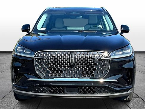 Used 2025 Lincoln Aviator Reserve w/ Illumination Package image 2