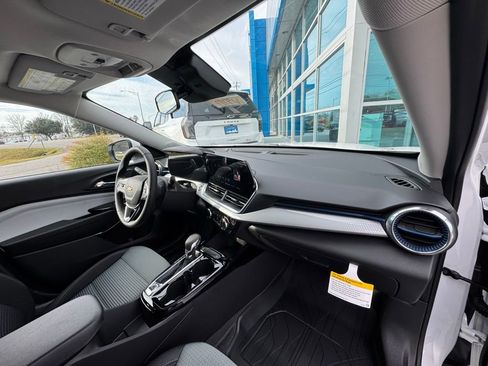 New 2026 Chevrolet Trax LT w/ Driver Confidence Package image 15