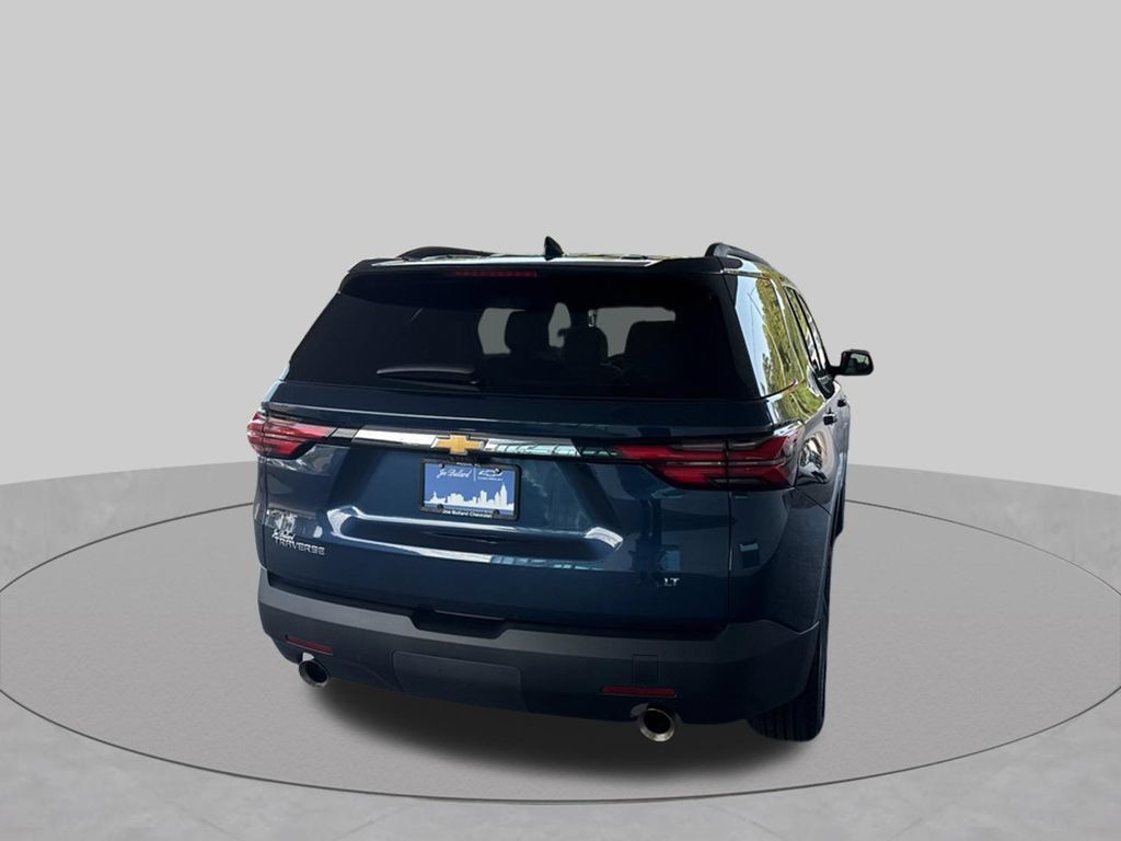 Used 2023 Chevrolet Traverse LT FWD image 7
