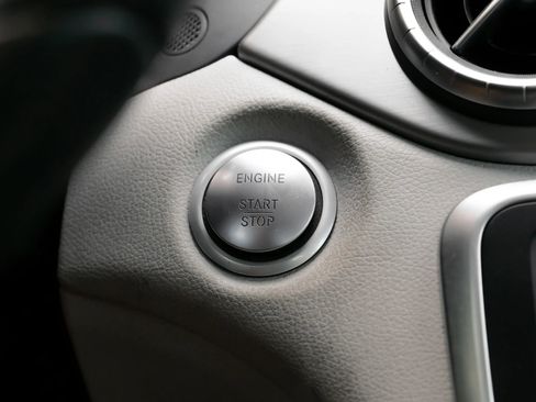 Used 2018 Mercedes-Benz CLA 250 4MATIC image 27