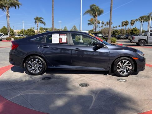 Used 2018 Honda Civic EX image 9
