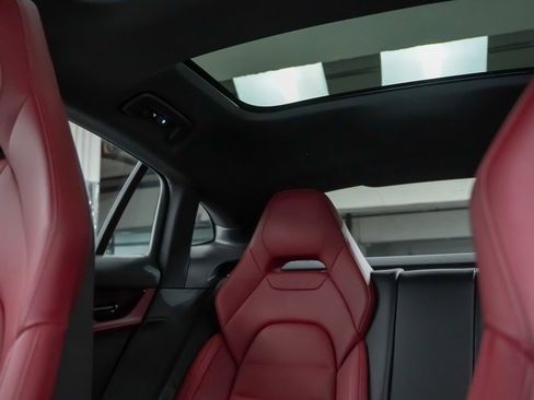 Certified 2025 Porsche Panamera 4 image 36