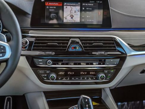 Used 2017 BMW 540i xDrive AWD/4WD image 29