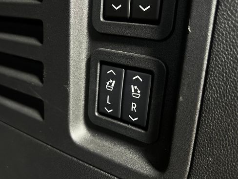 Used 2024 GMC Acadia Denali FWD image 30