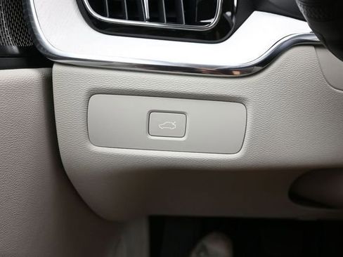 New 2026 Volvo XC60 B5 Ultra w/ Climate Package AWD/4WD image 29