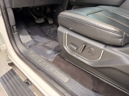 Used 2022 Ford Expedition Platinum AWD/4WD image 32