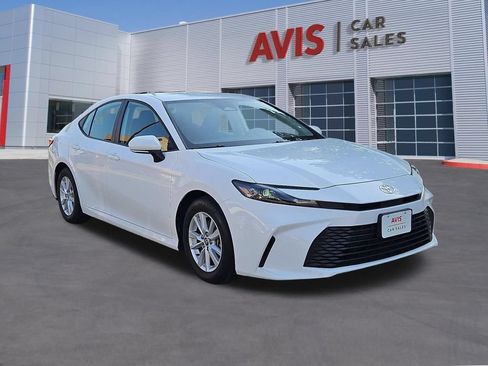 Used 2025 Toyota Camry LE FWD image 3