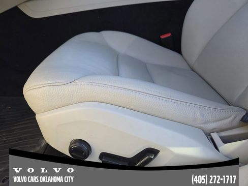 Certified 2024 Volvo V60 B5 Cross Country Plus w/ Protection Package Premier image 23