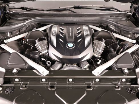 Used 2022 BMW X7 M50i AWD/4WD image 22