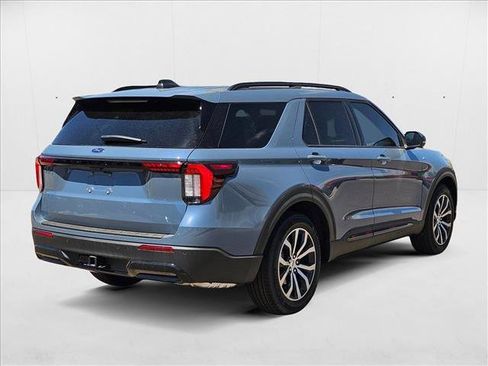 New 2025 Ford Explorer ST-Line image 2