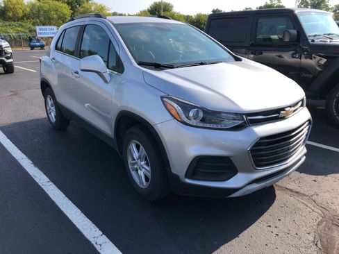 Used 2018 Chevrolet Trax LT w/ LT Convenience Package AWD/4WD image 3