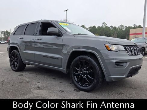 Used 2019 Jeep Grand Cherokee Altitude image 15